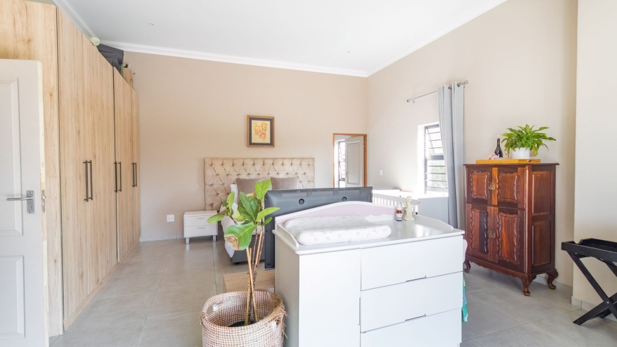 9 Bedroom Property for Sale in Long Acres Country Estate Western Cape